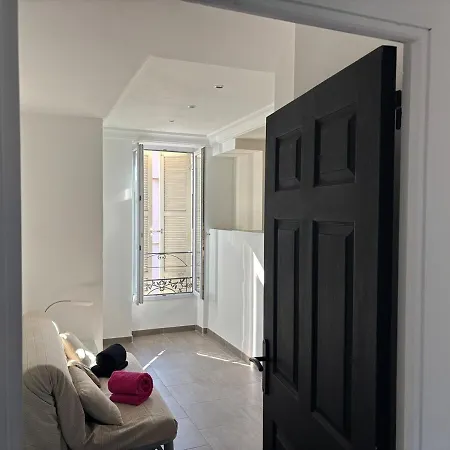 Appartement 3-r Bright, Within 15 Min Walk