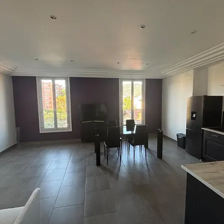 3-r Bright, Within 15 Min Walk Appartement