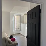 Daire 3-r Bright, Within 15 Min Walk