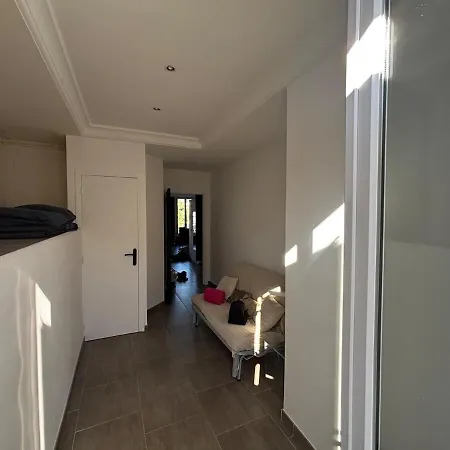 3-r Bright, Within 15 Min Walk